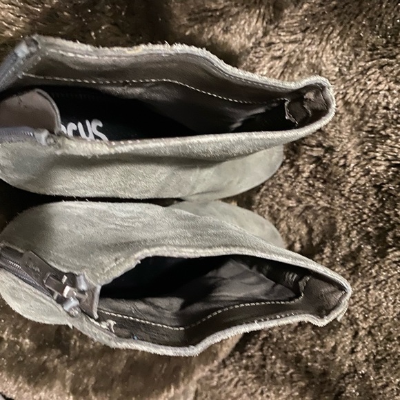 Grey Booties 👢 - Picture 6 of 9